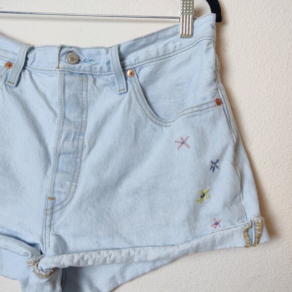 Levi's 501 Floral Embroidered High Rise Button Fly Light Blue Shorts 33 Festival - Picture 4 of 13